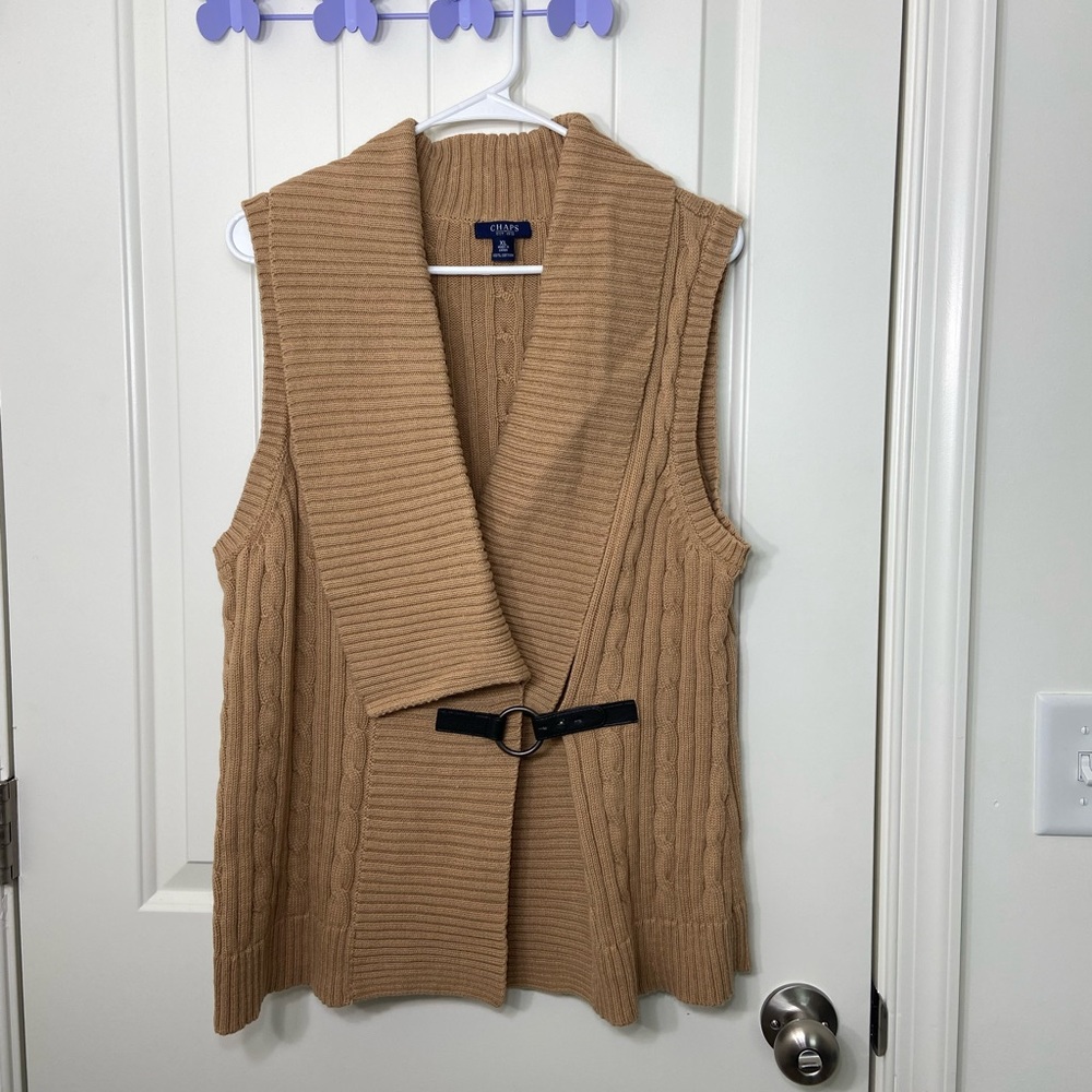 EUC CHAPS women’s tan thick cable knit buckle front sleeveless sweater top XL‎
